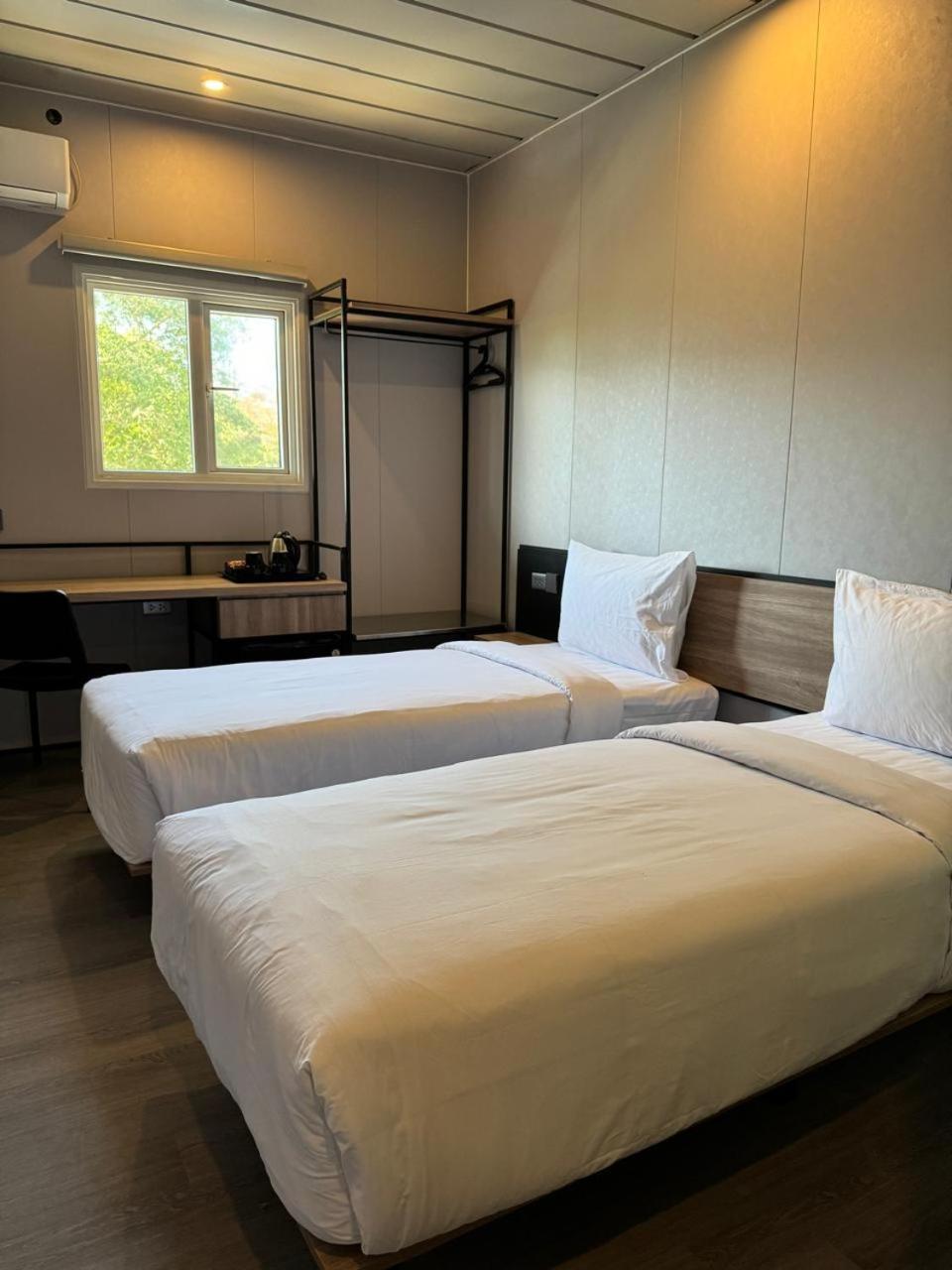 Conjioo Hotel Sumbawa Managed By Mhm Maluk Exterior photo